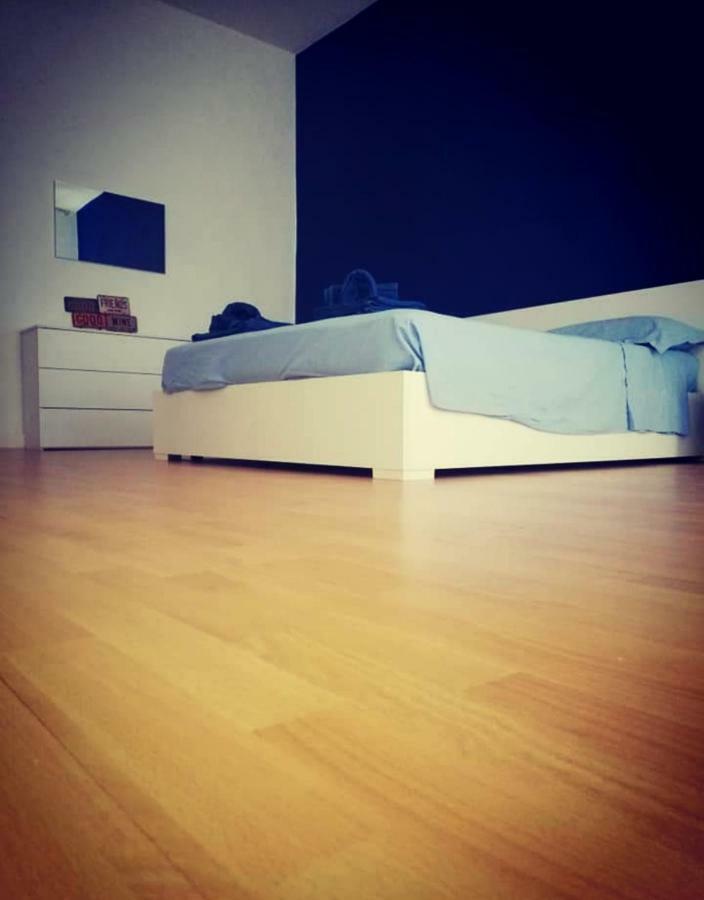 Geneva'S Apartment Taranto Luaran gambar